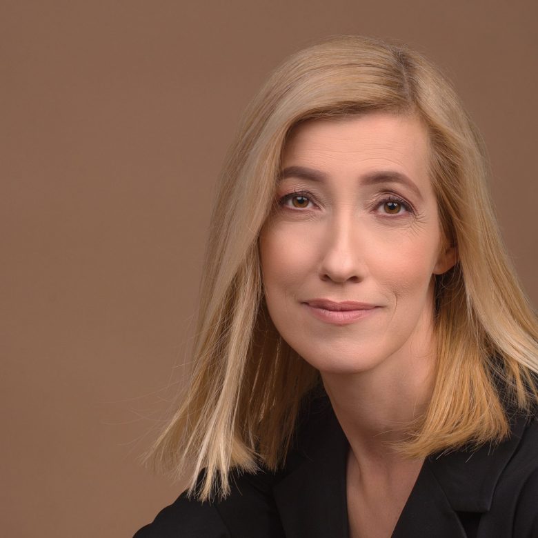 Dr. Adamcsák Andrea